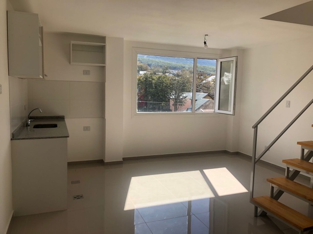 12 de Octubre 854, 12 de Octubre, Tierra del Fuego 9410, 1 Dormitorio Habitaciones, ,2 BathroomsBathrooms,Departamento,En Alquiler,1228