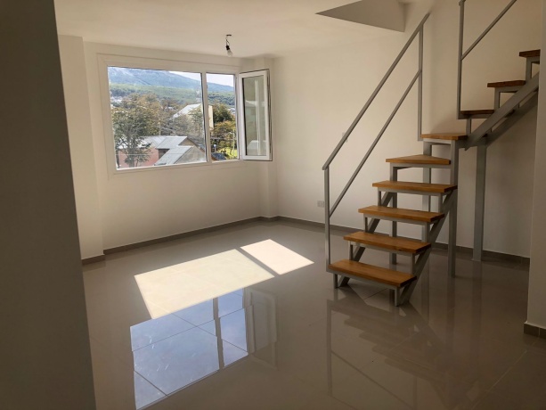 12 de Octubre 854, 12 de Octubre, Tierra del Fuego 9410, 1 Dormitorio Habitaciones, ,2 BathroomsBathrooms,Departamento,En Alquiler,1228