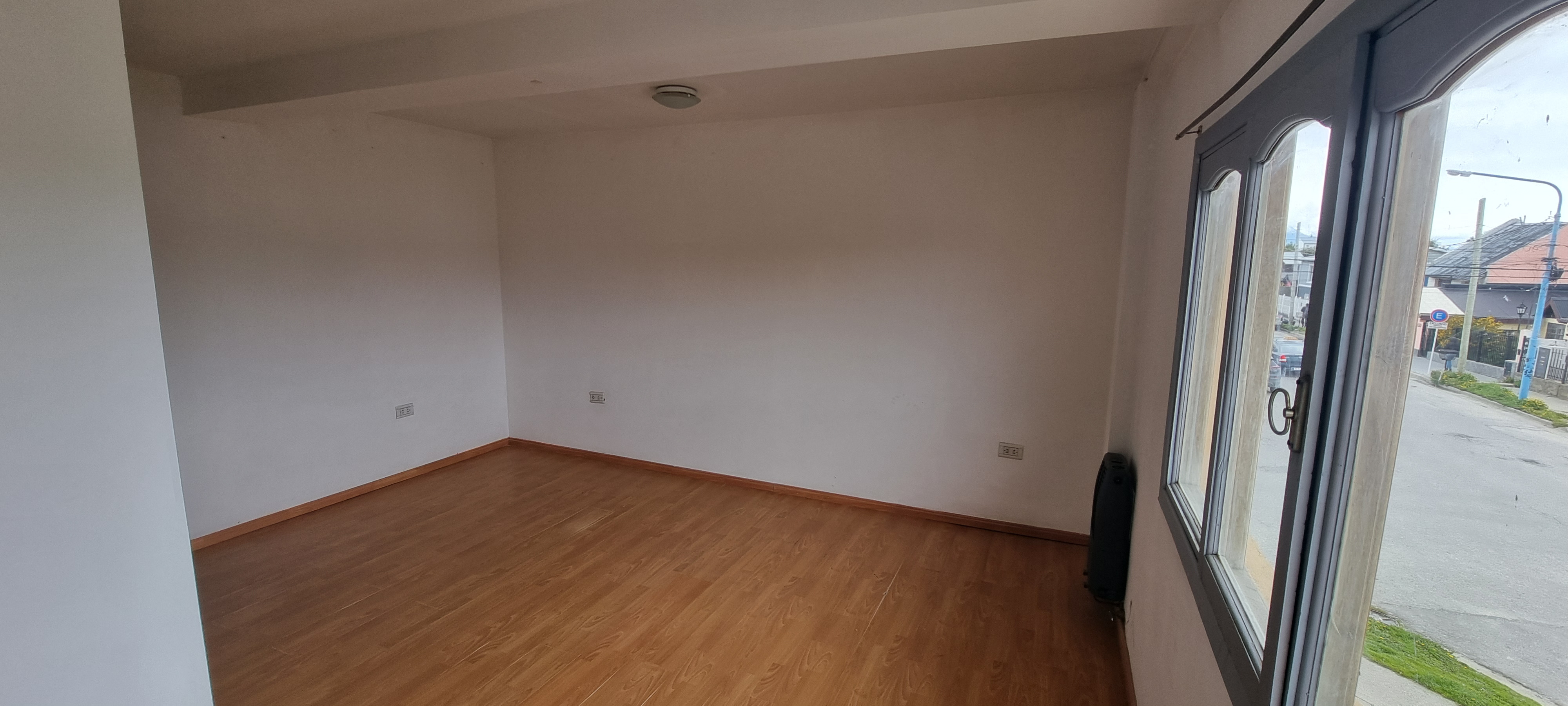 Intendente Torelli 1011, Centro Kuanip, Tierra del Fuego 9410, 3 Habitaciones Habitaciones, 0 ,1 BañoBathrooms,Departamento,En Alquiler,0,1270